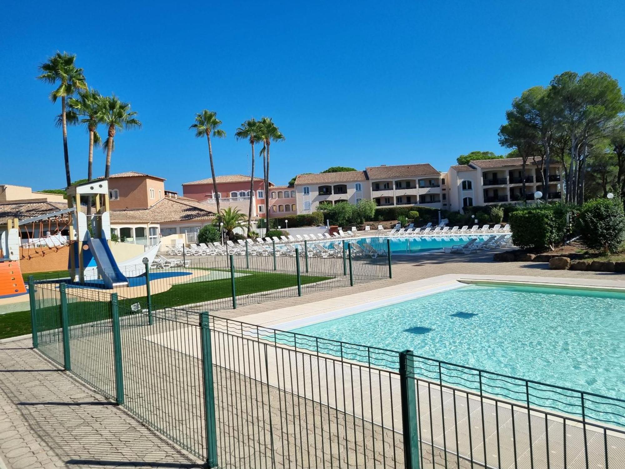 Studio 4P Vue Piscine St Raphael Valescure - Au Coeur Des Golfs Saint-Raphael  Bagian luar foto