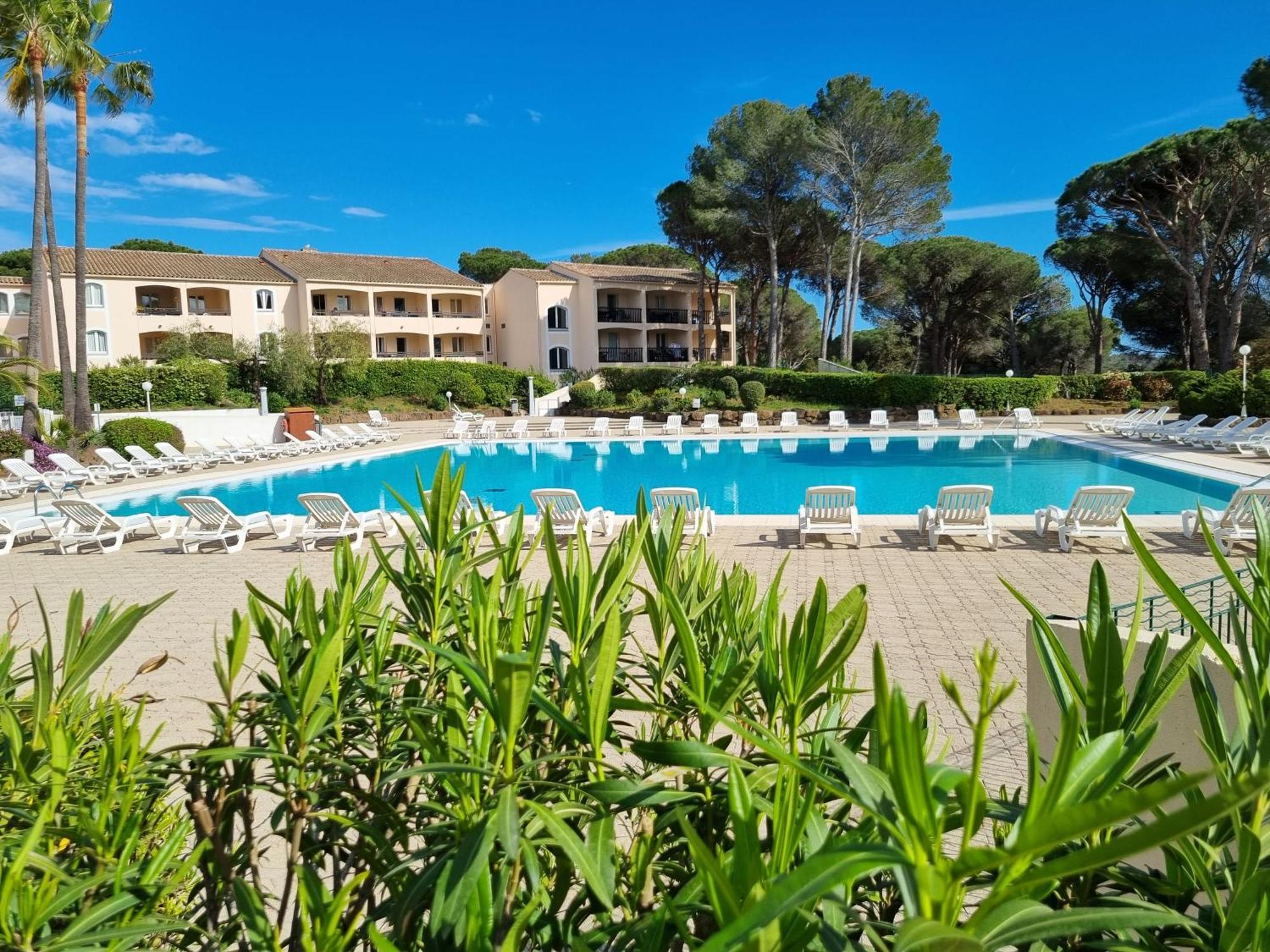 Studio 4P Vue Piscine St Raphael Valescure - Au Coeur Des Golfs Saint-Raphael  Bagian luar foto